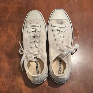 Converse size 8 MENS, 10 WOMANS - like new condition.